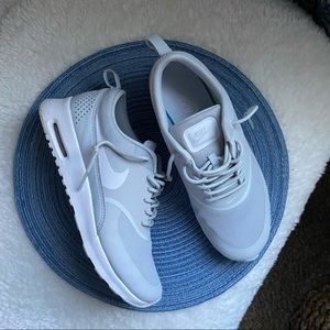 Grey & White Nike Air Max Thea • 9